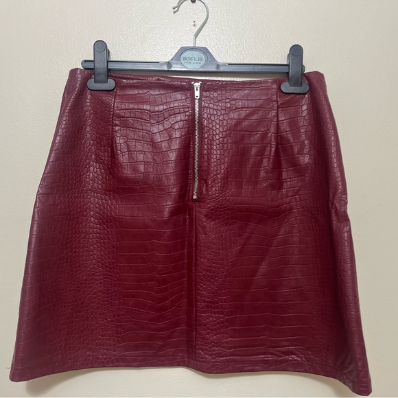 Primark leather look skirt - Picture 3 of 4